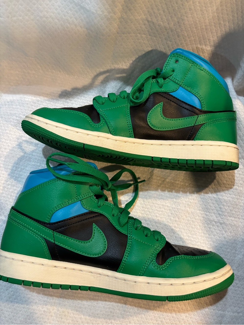 Air Jordan 1 Mid Lucky Green Aquatone Women’s 8.5